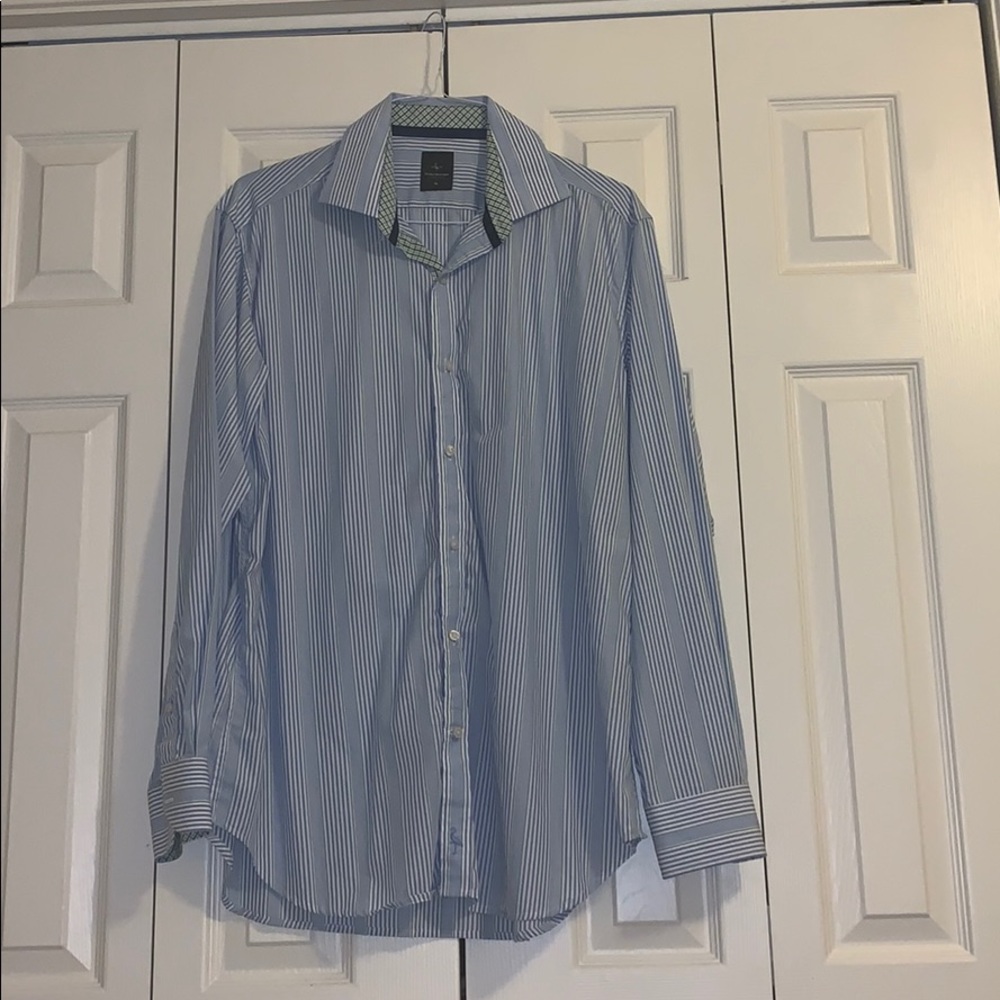 Men’s XL collared shirt